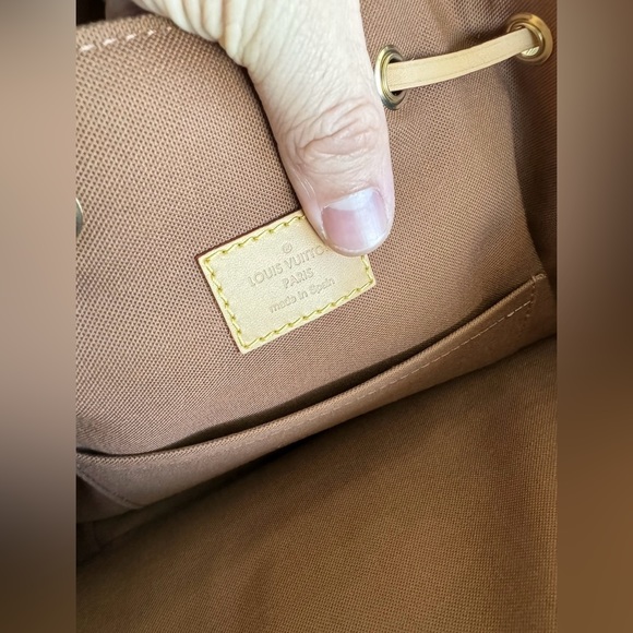 Louis Vuitton Monogram Montsouris Backpack - Picture 5 of 7